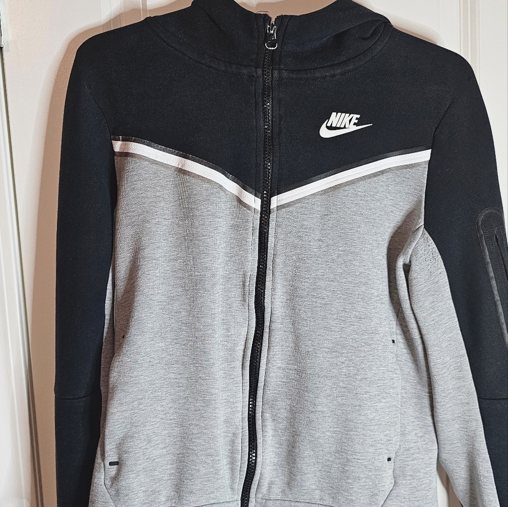 Boys Nike Tech